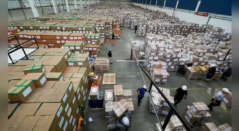 Contraloría detecta más de 400.000 kits escolares en almacén en Lurín que no fueron repartidos a zonas vulnerables