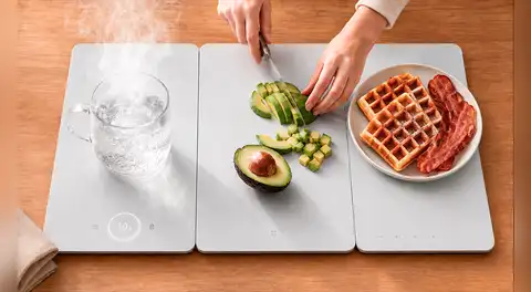 China revela una tabla de cocina inteligente que calienta tus platos solo en 10 segundos mientras cortas los alimentos
