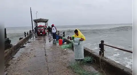 Oleaje anómalo cierra puertos en Perú: más de 500 pescadores afectados en Chincha y suspenden tours a Islas Ballestas