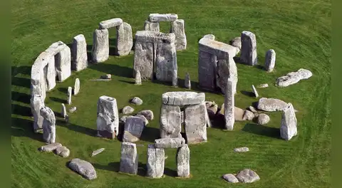 No fue la naturaleza: estudio revela que la piedra del altar de 6 toneladas en Stonehenge recorrió 700 kilómetros gracias al esfuerzo humano