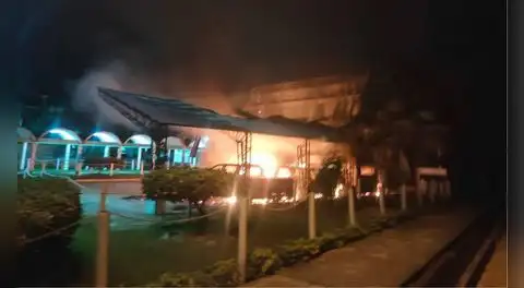 Caos en la Universidad de Ucayali: alertan ingreso de sujetos y quema de vehículos en plena toma estudiantil
