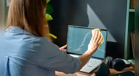 El hábito que muchos ignoran y que puede reducir la vida útil de tu computadora para siempre, advierte especialista