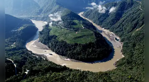 China busca controlar la naturaleza a 4.500 metros sobre el nivel del mar: construye una megarepresa que generará 300 teravatios al año