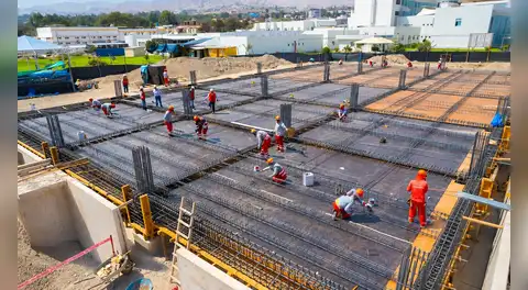Hospital Regional de Moquegua ejecuta sala de hemodiálisis sin licencia en obra clave para pacientes renales