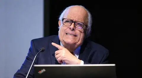 Julio Velarde: “El potencial de crecimiento era bastante mayor y no se concretó por la inestabilidad”