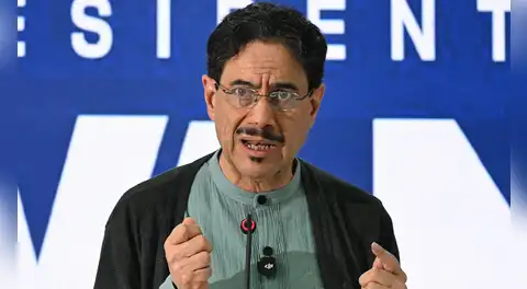 El candidato oficialista Iván Cepeda acepta el triunfo de Abelardo de la Espriella como presidente de Colombia