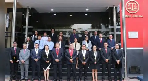 Juzgados Constitucionales de Chiclayo celebran su tercer aniversario con ceremonia de izamiento