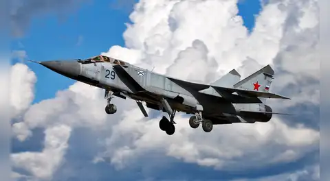El avión de combate más rápido del mundo fue imbatible durante décadas, pero la guerra moderna terminó exponiendo su mayor debilidad