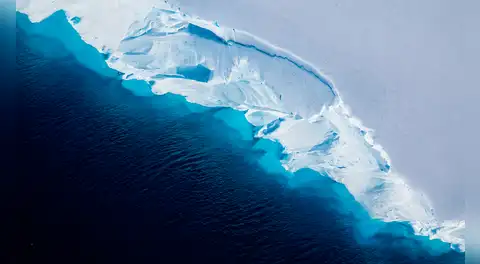 La mayor apuesta de los científicos: el millonario plan para salvar el 'glaciar del fin del mundo' a 650 metros bajo el mar