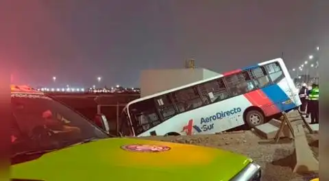 Bus de AeroDirecto Sur se despista y vuelca entrando al Aeropuerto Jorge Chávez en el Callao