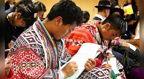 Autoidentificación indígena disminuyó en los últimos ocho años: caída se concentra en población quechua