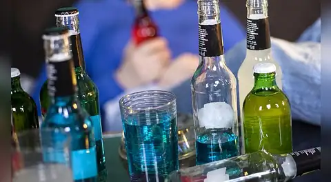 Adolescentes mujeres consumen más alcohol que los varones en Perú: 27,7% frente a 20,6%