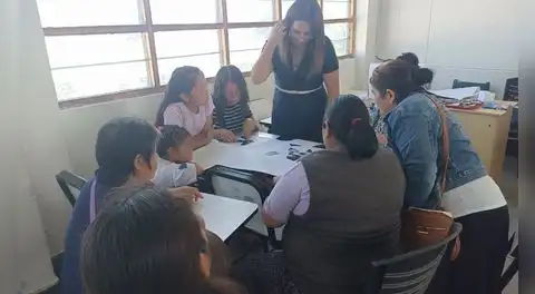 Corte del Santa capacita a 150 padres de familia en prevención de la violencia familiar
