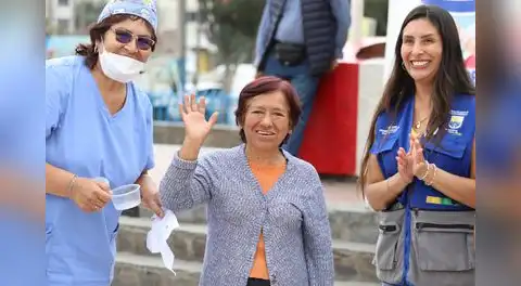 Más de 1300 personas de la tercera edad vuelven a sonreír gracias a prótesis dental gratuita