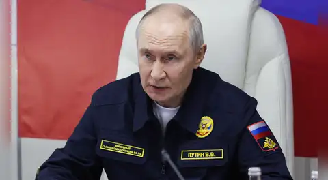 Vladimir Putin amenazó con confiscar buques occidentales ante los ataques europeos contra la "flota fantasma" de Rusia