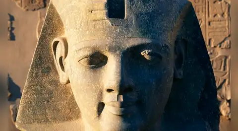 La pieza que faltaba desde hace 96 años finalmente apareció: arqueólogos completan el misterio de una estatua legendaria