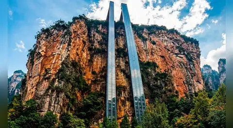 El ascensor panorámico de China que sube una montaña y lleva niños al colegio: redujo un peligroso camino de 6 horas a 30 minutos