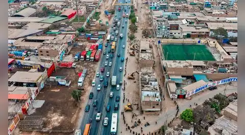 Demuelen viviendas ocupados por años en Puente Piedra para ampliar vías de la Panamericana Norte