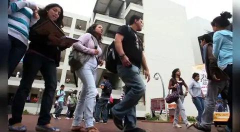 7 de cada 10 estudiantes de universidades privadas en Perú pertenecen a sectores C, D y E