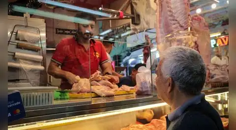 El pollo baja, pero la luz y los combustibles suben: inflación de Lima acumula 4,16% hasta agosto
