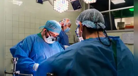 Hospital Almenara conquista el “Monte Everest” de la cirugía con más del 95% de supervivencia