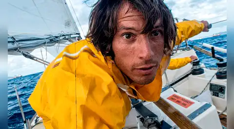Pasó 76 días solo en el Atlántico y nadie sabía que había desaparecido: así fue como un marinero sobrevivió en una balsa de menos de 2 metros