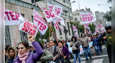 Maestros jubilados aún esperan pensión de S/3.500 cinco meses después de aprobada la Ley 32581