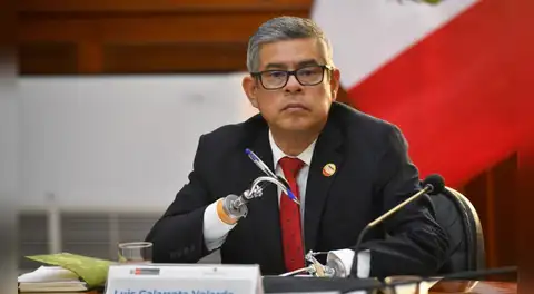 Comisión de Constitución cita a Luis Galarreta para que sustente alcances del pedido de facultades