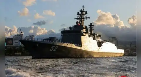 Kim Jong Un pone en servicio un nuevo destructor con capacidad nuclear y anuncia una expansión de la Armada de Corea del Norte
