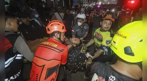 Naufragio de un ferri en Indonesia deja al menos 6 muertos y 130 desaparecidos tras mal tiempo en el mar de Java