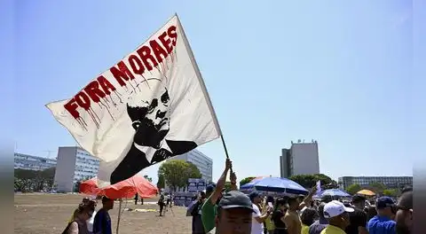 El Supremo de Brasil examina si investiga al juez Moraes por sus vínculos con un banquero preso por estafa