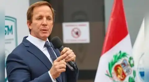 Francis Allison resta importancia a encuestas que lo colocan debajo de Bruce y López Aliaga: "La encuesta es la calle"