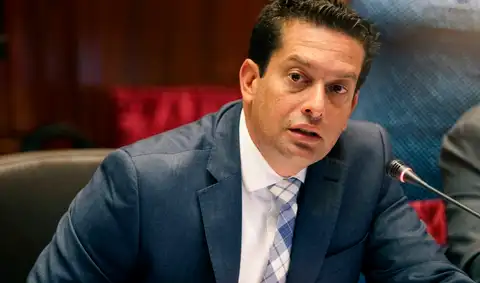 Miguel Torres es elegido presidente del Senado para el periodo 2026-2027