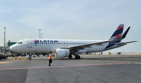 Avión que iba de Lima a São Paulo sufre falla técnica en pleno vuelo y retorna al aeropuerto Jorge Chávez Avión que iba de Lima a São Paulo sufre falla técnica en pleno vuelo y retorna al aeropuerto Jorge Chávez