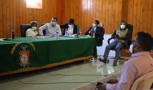 Reunión entre autoridades.