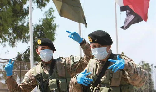 Cabo José Luis Páucar y soldado Kem Ortiz en el cuartel de la Primera Brigada de Fuerzas Especiales del Ejército Peruano. Fotografía: Verónica Calderón HIP HOP