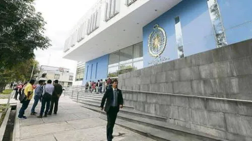 Arequipa: Local de Fiscalía en avenida La Paz no tiene licencia de funcionamiento Arequipa: Local de Fiscalía en avenida La Paz no tiene licencia de funcionamiento