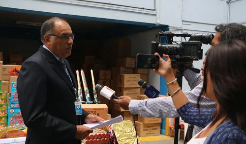 Incautan 6 toneladas de artefactos pirotécnicos en feria de Jesús María Incautan 6 toneladas de artefactos pirotécnicos en feria de Jesús María