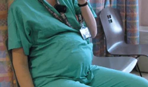 El ataque ocurrió en la parada de autobús Corso Arnaldo Lucci Metropark en Nápoles, Italia. (Foto: Difusión) El ataque ocurrió en la parada de autobús Corso Arnaldo Lucci Metropark en Nápoles, Italia. (Foto: Difusión)