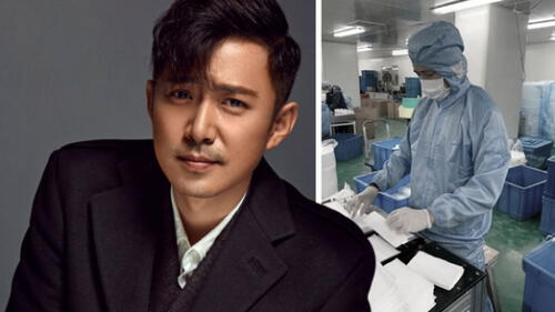 El actor chino Gao Xin ingresó a trabajar en el turno nocturno en una fabrica de mascarillas.