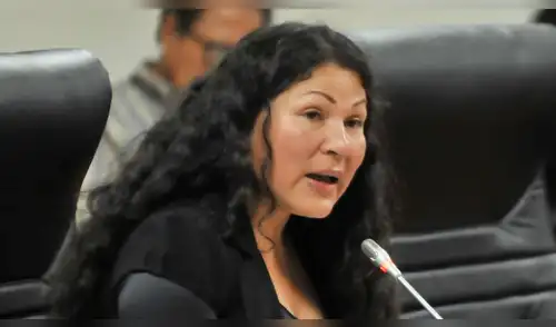 Yesenia Ponce se allanará a pedido de levantamiento de inmunidad parlamentaria Yesenia Ponce se allanará a pedido de levantamiento de inmunidad parlamentaria