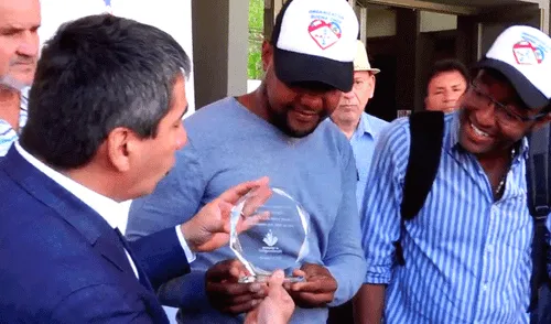 En Twitter, recibió millonaria recompensa pero la perdió de forma increíble [VIDEO]