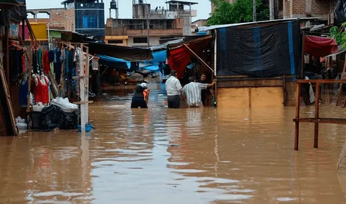 Crecida del río Zarumilla inunda varias zonas de Aguas Verdes 