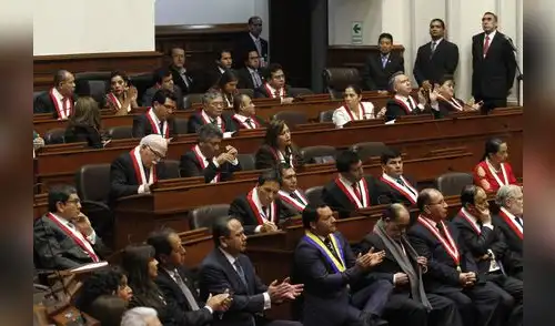 Pueblo decidirá si respalda o no reelección congresal 