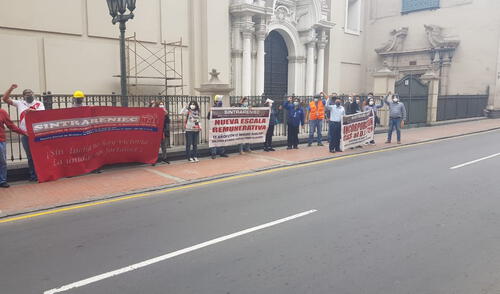 Trabajadores ONPE y Reniec exigen traspaso de CAS a régimen 728 y nueva escala salarial Trabajadores ONPE y Reniec exigen traspaso de CAS a régimen 728 y nueva escala salarial