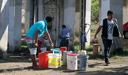 Pobladores de Sullana exigen sanción para empresa de saneamiento. Pobladores de Sullana exigen sanción para empresa de saneamiento.