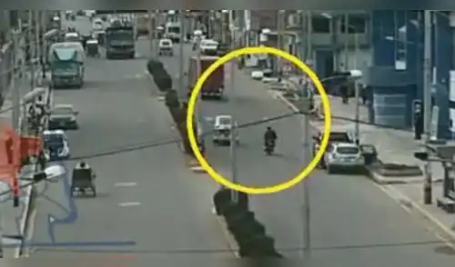 Imprudente motociclista en estado de ebriedad salvó de morir en Puno [VIDEO]