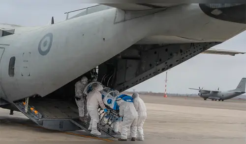 Fuerza Aérea trasladó a enfermero con COVID-19. Foto: Ministerio de Defensa