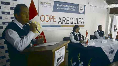 Arequipa: Los que sean profesionales serán miembros de mesa Arequipa: Los que sean profesionales serán miembros de mesa