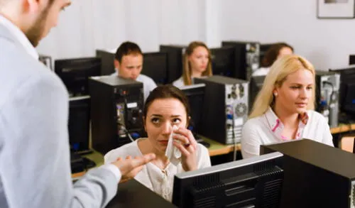 Aumenta el número de empresas que reduce la jornada laboral para combatir el agotamiento y estrés